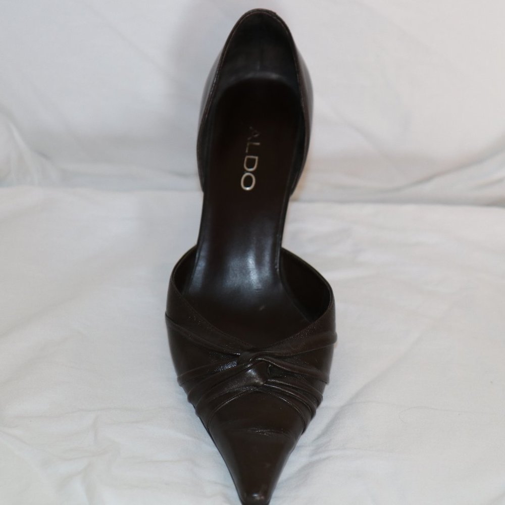 ALDO KNOT PUMPS BROWN SIZE 38 USED